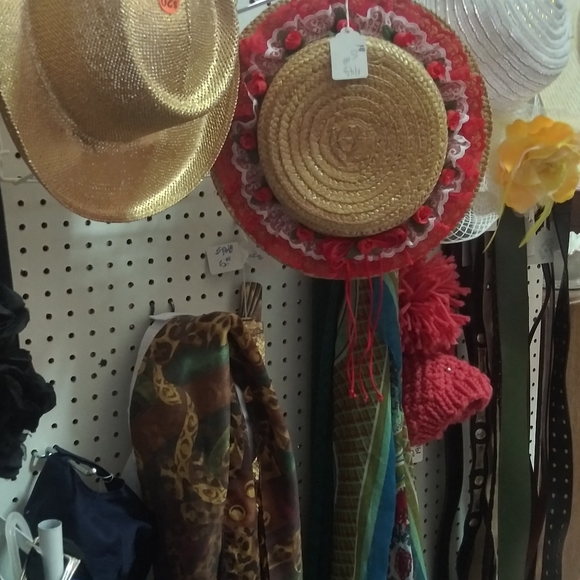 WHITE straw designer  W SATIN FLORAL EMBROIDERY - Picture 6 of 8